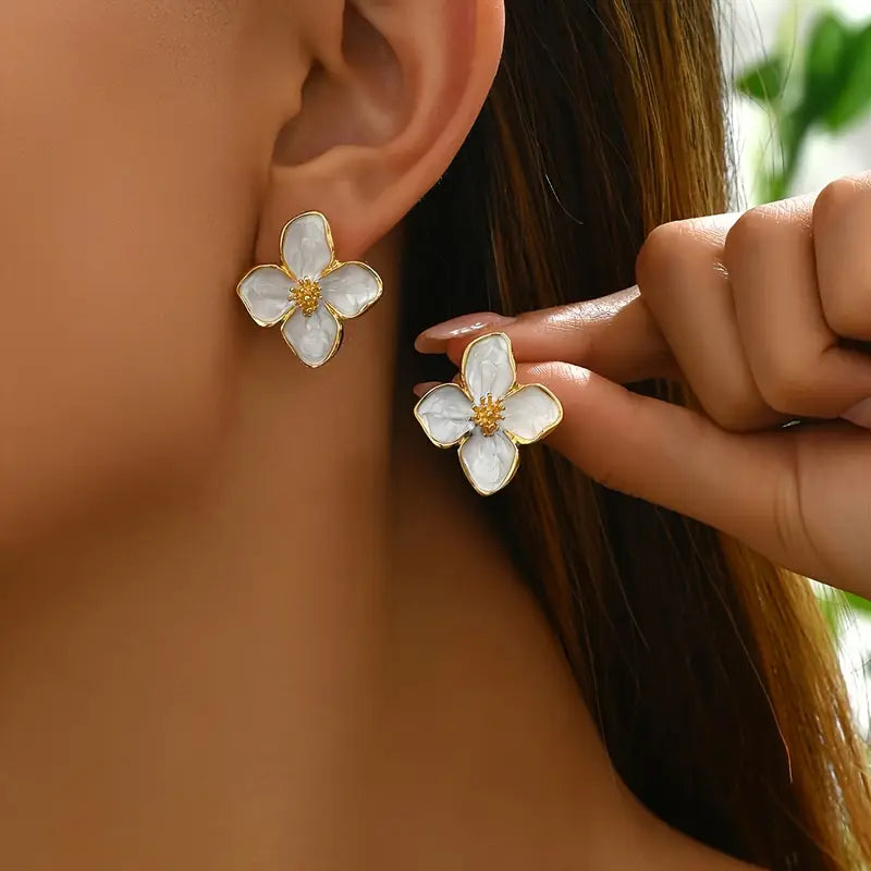 ✨ARETES FLORAL- Diseño floral, resistentes, hipoalergénicos y con un brillo que nunca se apaga