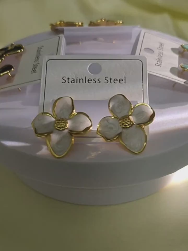 ✨ARETES FLORAL- Diseño floral, resistentes, hipoalergénicos y con un brillo que nunca se apaga